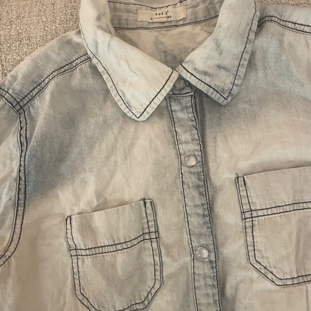 women's button down top - Picture 2 of 4